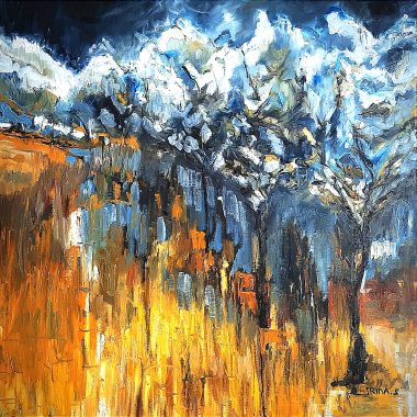 ציור מקורי: IMG_20220811_073324 הוא ציור מופשט של עץ עם פרחים לבנים על רקע שמיים דרמטיים, המציג משיכות מכחול נועזות בצבעים כחול, כתום, צהוב ושחור — מלא תנועה וצבעים עזים. מוסיף צבע וייחודיות לכל חלל.