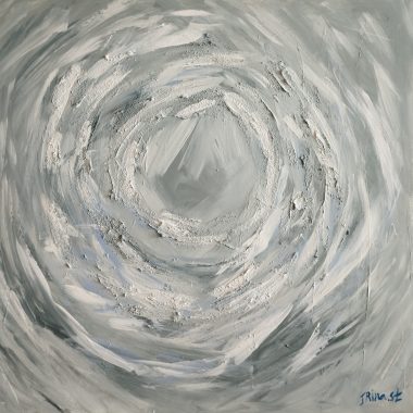 ציור מקורי: IMG_20220821_143343 הוא ציור מופשט עם משיכות מכחול מסולסלות ומרקמות ושכבות עבות בגווני לבן פסטל, אפור ותכלת היוצרים מערבולת מעגלית. חתימת האמן מופיעה בפינה הימנית התחתונה. מוסיף צבע וייחודיות לכל חלל.