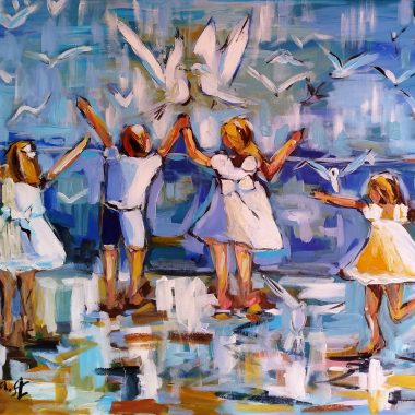 ציור מקורי: בתמונה il_fullxfull.5597902488_eluq.jpg, ארבעה ילדים לבושים לבן עומדים ליד החוף עם זרועות מורמות, מוקפים בציפורים מעופפות. משיחות מכחול מלאות חיים והשתקפויות כחולות בולטות של המים מעצימות את הציור הפיגורטיבי המודרני הזה על בד. מוסיף צבע וייחודיות לכל חלל.