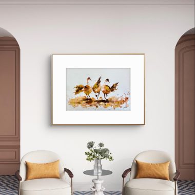 ציור מקורי: סלון מודרני עם שני כורסאות בצבע שמנת, כריות כתומות, שולחן עגול קטן עם אגרטל פרחים, ותמונה ממוסגרת של ציפור בצבעי מים — il_fullxfull.7172500029_ryeo.jpg — על קיר לבן מעל שטיח גיאומטרי. מוסיף צבע וייחודיות לכל חלל.