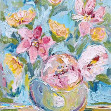 ציור מקורי: Il_fullxfull.6186185357_578t.jpg הוא ציור שמן בסגנון אימפרסיוניסטי של זר פרחים ורוד, צהוב ולבן בעבודת יד באגרטל זכוכית עם עלים ירוקים, על רקע תכלת עם משיחות מכחול מודגשות ומרקמיות. מוסיף צבע וייחודיות לכל חלל.