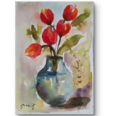 ציור מקורי: Il_fullxfull.6282621439_f6ji.jpg מציג ציור אבסטרקטי בצבעי מים של ארבעה צבעונים אדומים עם עלים ירוקים באגרטל כחול, על רקע רך. היצירה חתומה על ידי האמן בפינה השמאלית התחתונה. מוסיף צבע וייחודיות לכל חלל.