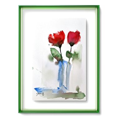 ציור מקורי: הקובץ il_fullxfull.6356562934_t5yg.jpg הוא ציור פרחים מופשט בצבעי מים, המתאר שני פרחי פרג אדומים עם גבעולים ועלים ירוקים באגרטל כחול, מוקפים במסגרת ירוקה — תוספת מלאת חיים לכל אוסף אמנות לקירות. מוסיף צבע וייחודיות לכל חלל.