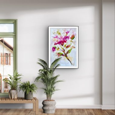 ציור מקורי: סלון מואר ומודרני עם עציצים על ספסל עץ, חלון גדול ותמונה פרחונית ממוסגרת על קיר לבן. אור השמש חודר פנימה ויוצר תחושה אוורירית. מוסיף צבע וייחודיות לכל חלל.