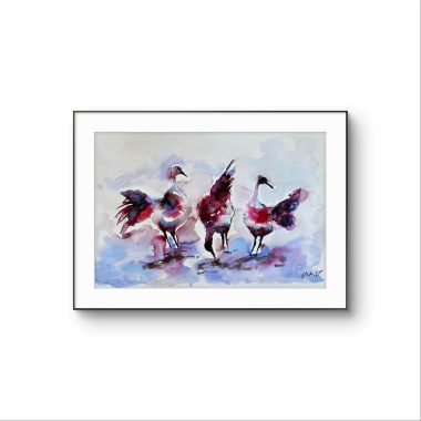 ציור מקורי: הקובץ il_fullxfull.7124496894_jcb9.jpg כולל ציור בצבעי מים של שלושה ציפורים מופשטות בצבעים אדום, סגול וכחול על רקע בהיר, ממוסגר במצע שחור-לבן על נייר כותנה. מוסיף צבע וייחודיות לכל חלל.